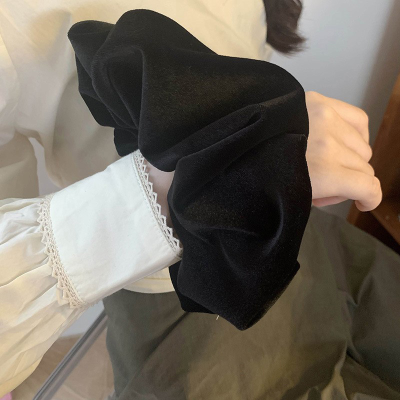 Oversize Black Velvet Scrunchi - огляд і ціна Freshwater Line